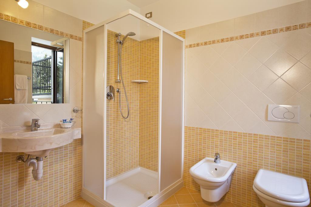 Hotel Ferrari Castione della Presolana Δωμάτιο φωτογραφία